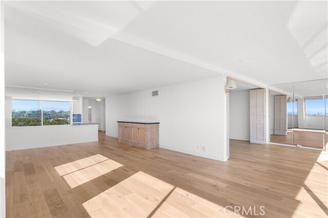 Building Photo - 611 Lido Park Dr
