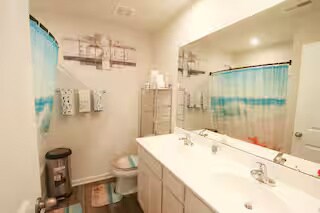 Building Photo - Room in Duplex on Skipjack Ln