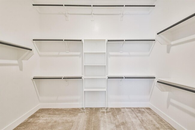 Building Photo - 7216 Stillmeadow Grv Dr