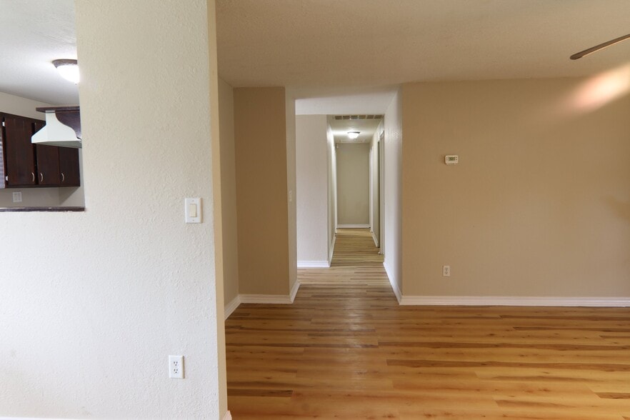 Building Photo - 5377 Flotron Dr