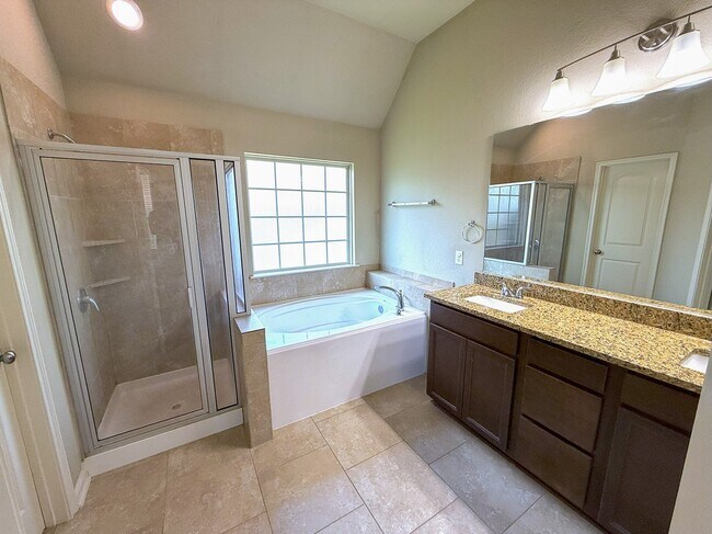 Building Photo - 117 Green Haven Dr