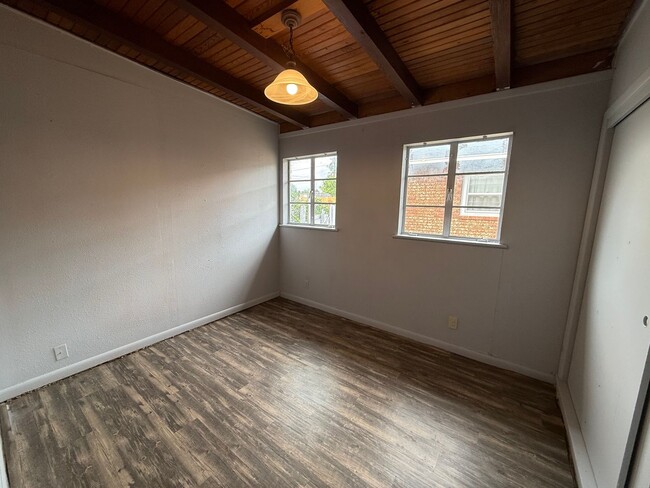 Building Photo - 2616 Sheldon St