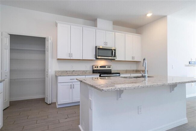 Building Photo - 2337 Treasure Hill St