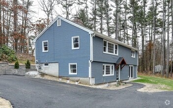 Building Photo - 348 Pleasant St