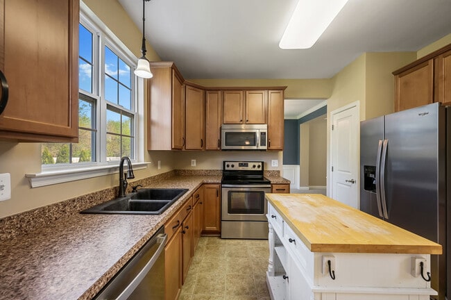 Building Photo - 463 Quail Landing Cir