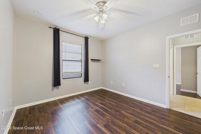 Building Photo - 551 Loxley Ct