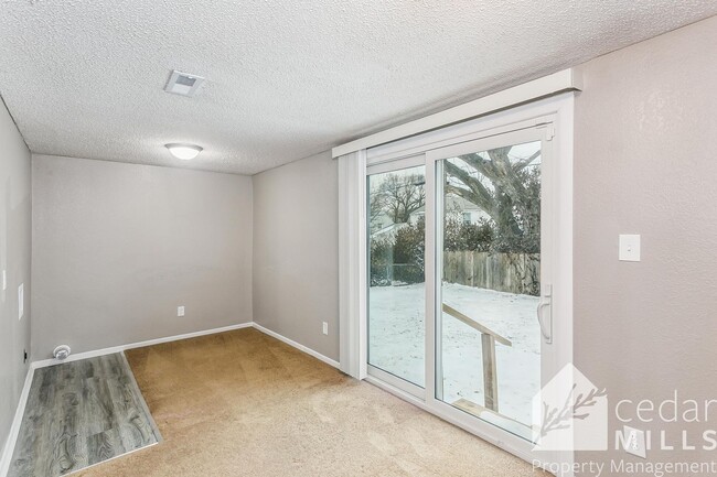 Building Photo - Large 3 Bedroom Ranch w/ Extra Space