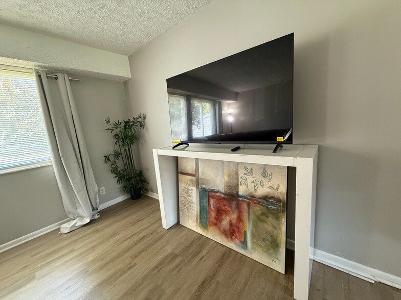 Building Photo - 4801 Beaucroft Ct