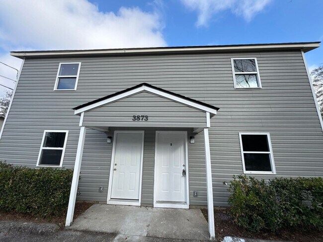 Primary Photo - 3873 Fairmont Ave