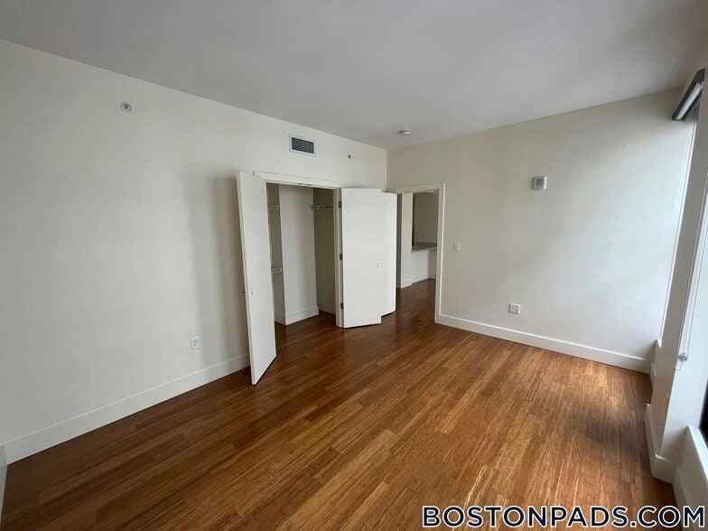 Building Photo - 8 Winter St