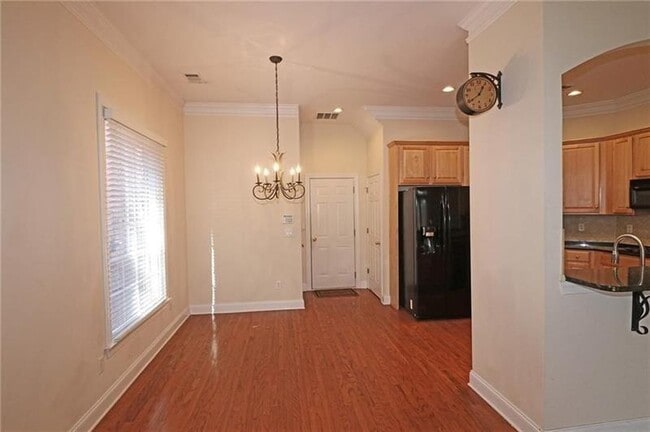 Building Photo - 1183 Dunwoody Village Dr