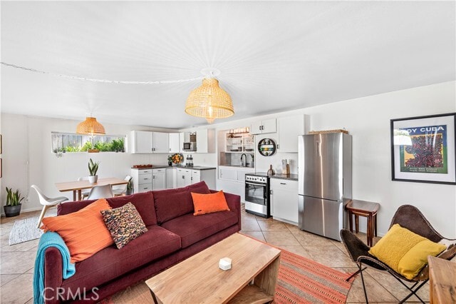 Building Photo - 2120 Temple Hills Dr