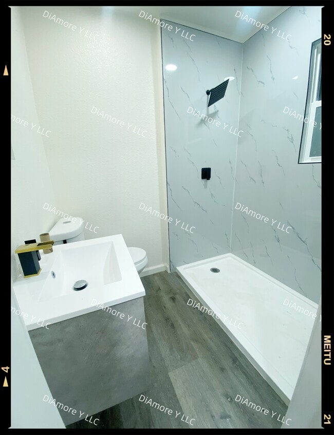 Building Photo - 2-212 High St