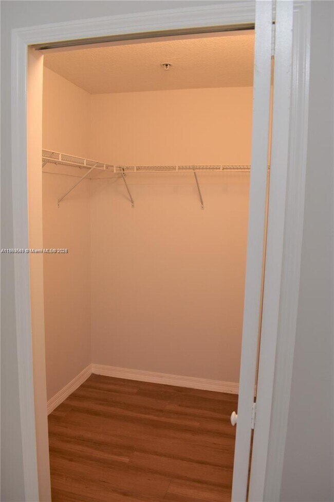 Building Photo - 6540 NW 114th Ave