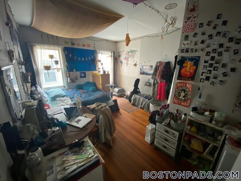 Building Photo - 34 Long Ave