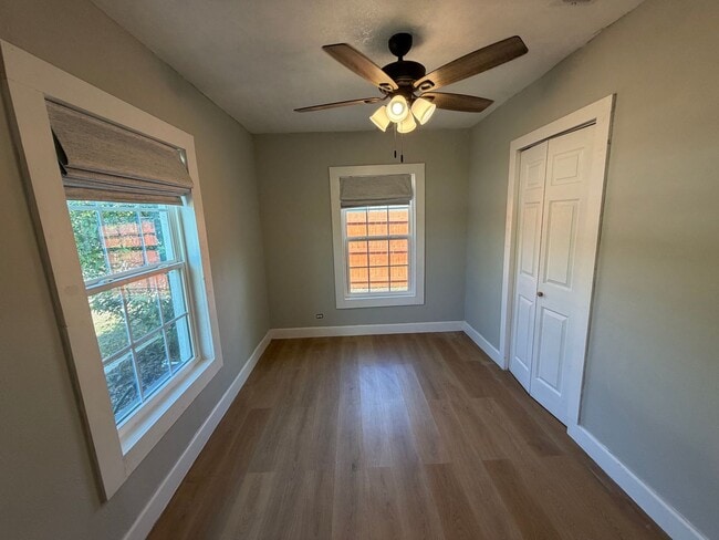 Building Photo - Charming 2 Bed / 1 Bath – Newly Remodeled with Bonus Space!