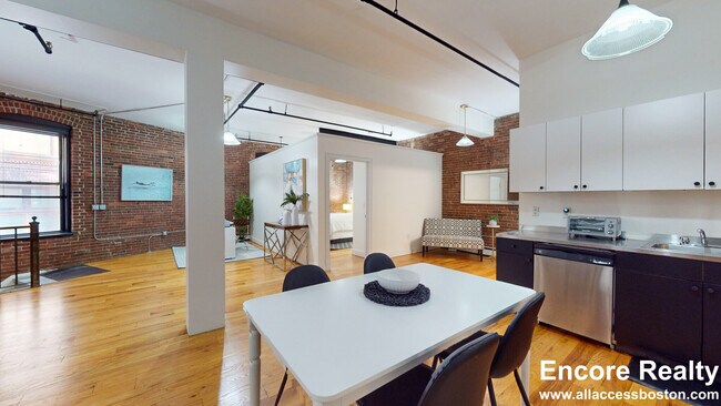 Building Photo - 19 Stanhope St