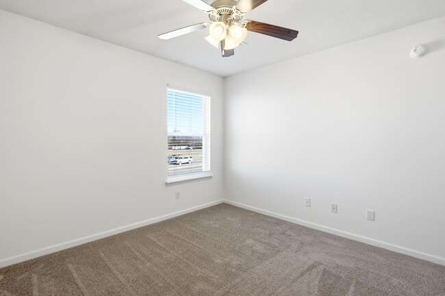 Building Photo - 2413 Northampton Dr