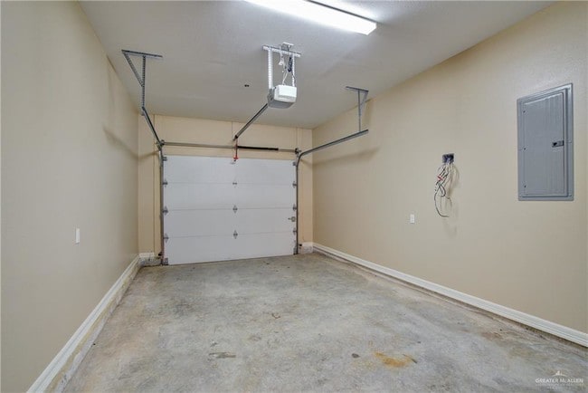 Building Photo - 800 E Upas Ave