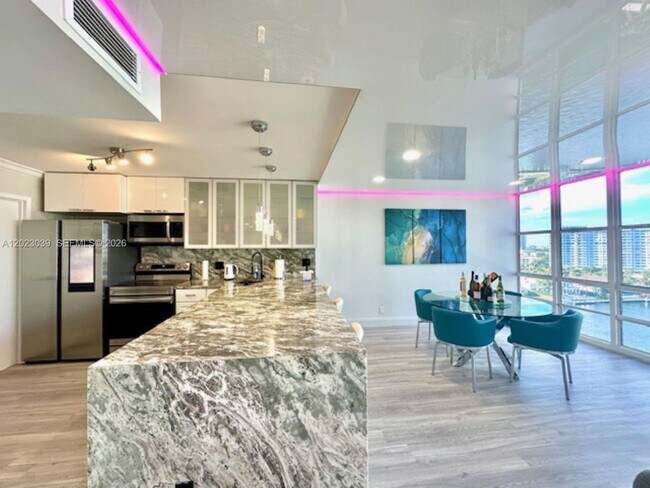 Building Photo - 2017 S Ocean Dr