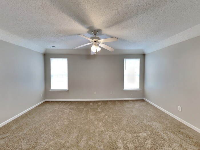 Building Photo - 3428 Ann Franklin Ct