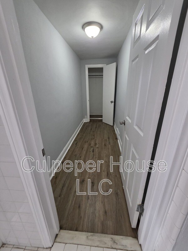 Building Photo - 2207 W Laskey Rd