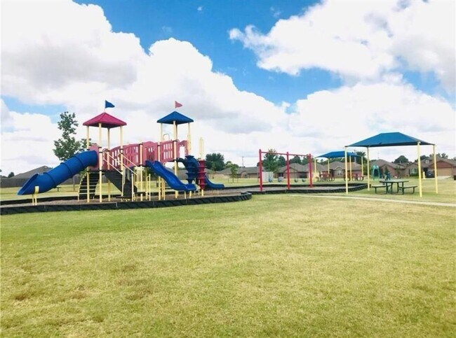 Building Photo - 11504 SW 8th Cir