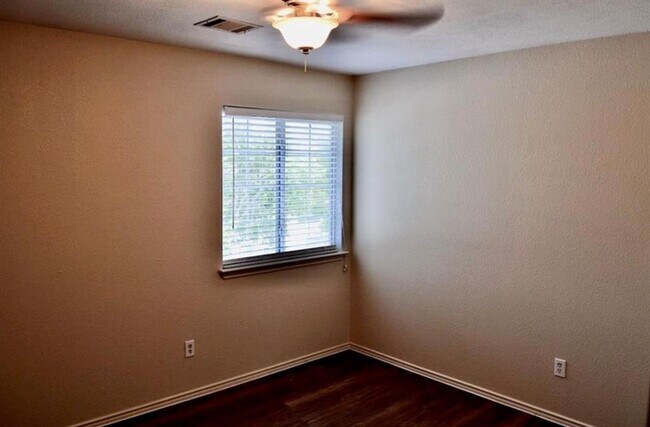 Building Photo - 14208 Sumatra Ln