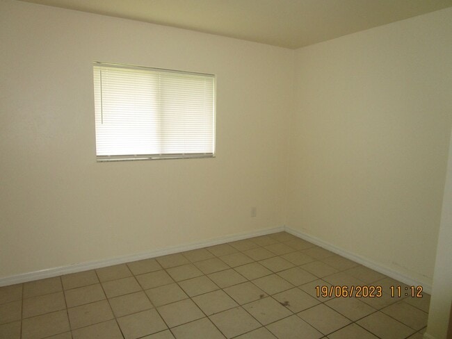 Building Photo - Reduced! Avail Now-Lehigh Acres Duplex