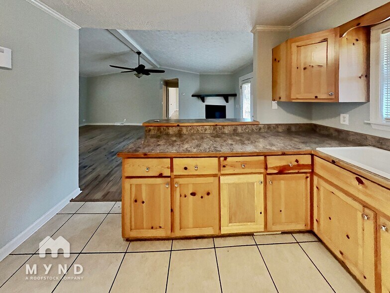 Building Photo - 275 Oak Hill Cir