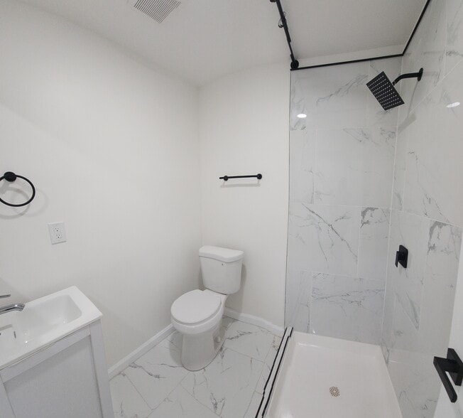 Building Photo - 1206 Caldwell Ct S