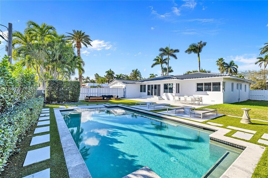 Building Photo - 750 Harrison St