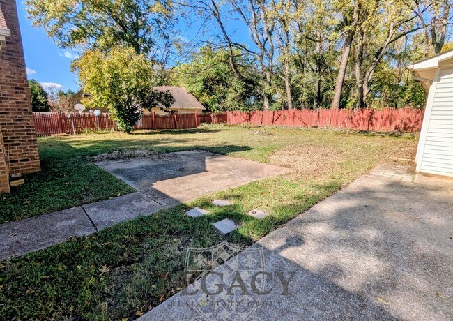 Building Photo - 502 Irongate Blvd