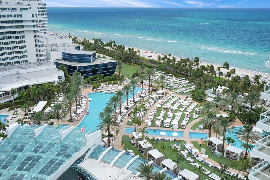 Building Photo - 4441 Collins Ave
