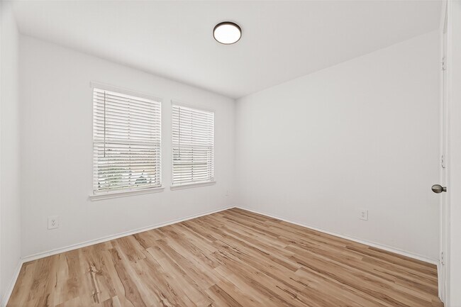 Building Photo - 21522 Violet Rdg Rd