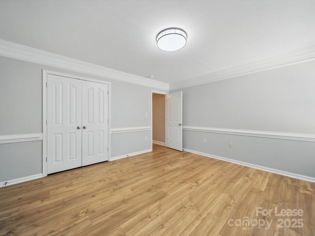 Building Photo - 5203 Grays Ridge Dr