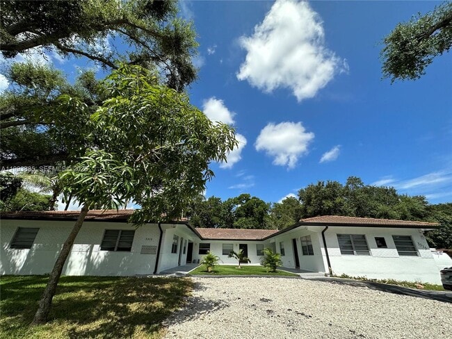 Building Photo - 3315 SW 15th Ave