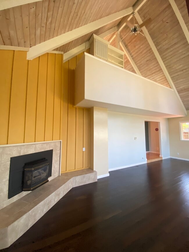 Building Photo - 14002 Hemlock Dr