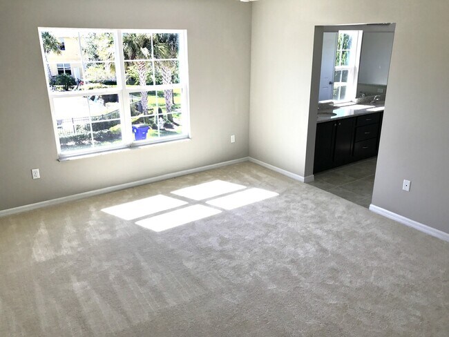 Building Photo - MOVE IN SPECIAL- 3/2.5 Beautiful Energy Efficient Townhome in St. Cloud