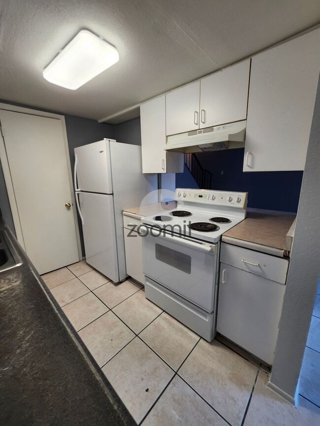 Building Photo - 4264 N 68th Dr