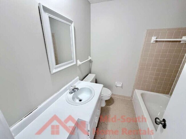 Building Photo - 7288 Hollorn Ln