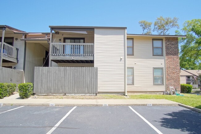 Primary Photo - Spyglass Point 2/2 Condo Across from the B...