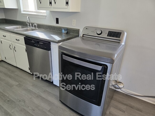 Building Photo - 3875 Wake Cir