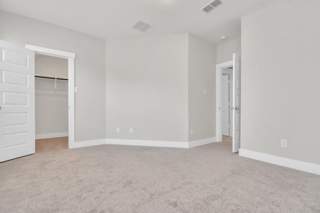 Building Photo - 739 Strawberry Pines Ct