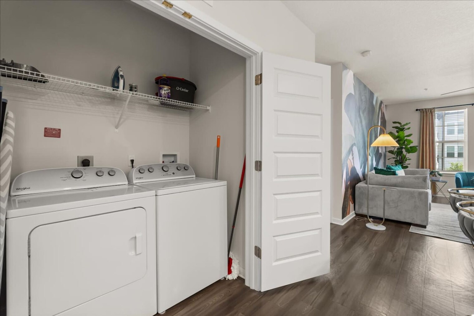 Building Photo - 1231 E Plant St