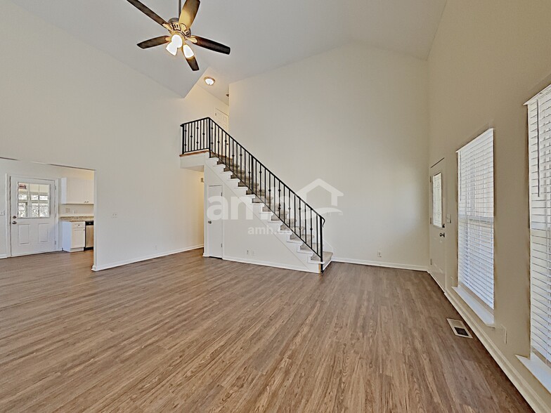 Building Photo - 3326 Conway Ct