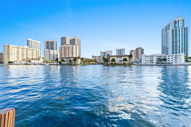 Building Photo - 121 Golden Isles Dr