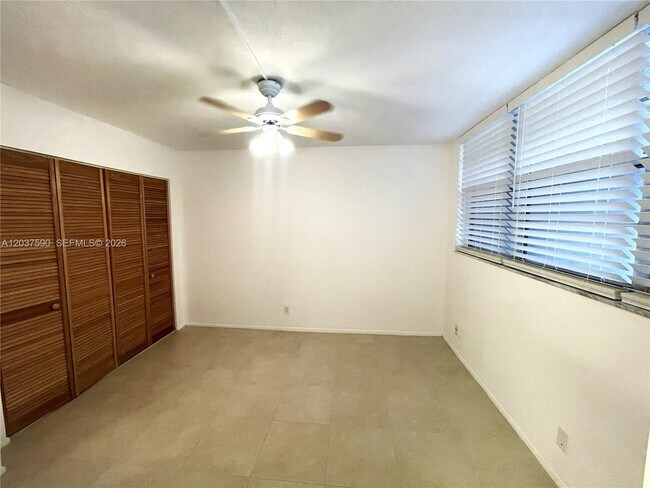 Building Photo - 9531 Seagrape Dr
