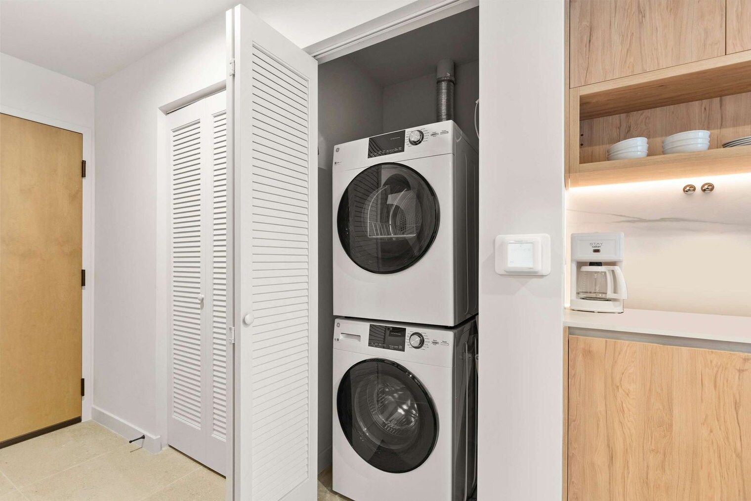 Building Photo - 11 NE 6th St