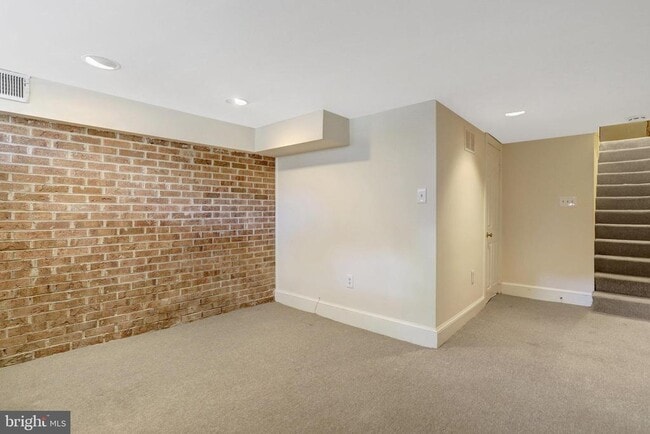 Building Photo - 225 S Payne St